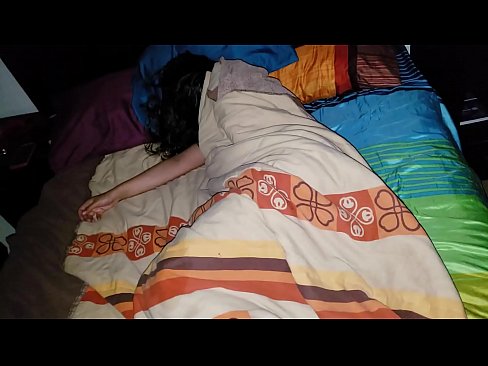❤️ Hijastro regañando a su joven madrastra mientras duerme Porno en es.xinwen1288.top ❌️